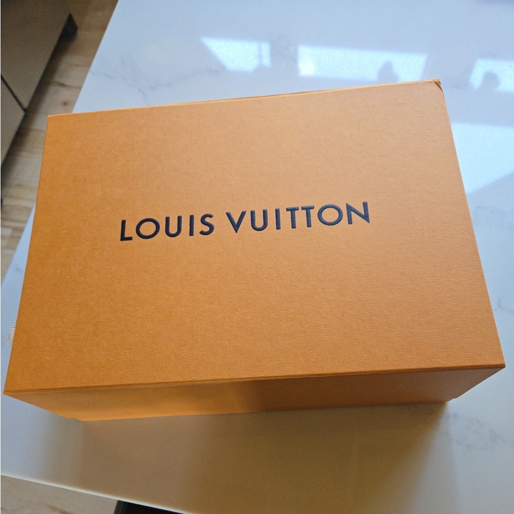 Louis Vuitton Madeleine Black Embossed Leather Top-Handle Satchel-Gold Hardware - Picture 16 of 16